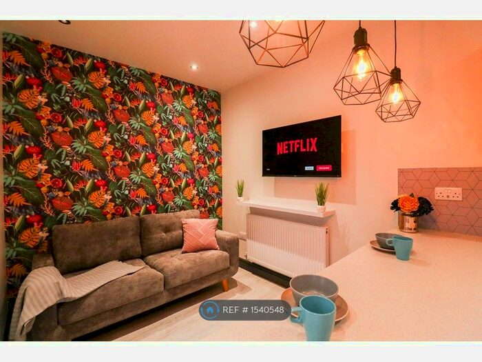 6 Bedroom Terraced House To Rent In Fosse Road South, Leicester, LE3