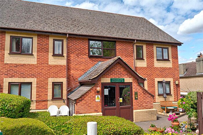2 Bedroom Apartment For Sale In Drove Road, Old Town, Swindon, Wiltshire, SN1