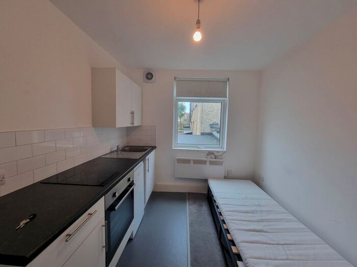 1 Bedroom Studio To Rent In Queens Parade, Green Lanes, London, N8