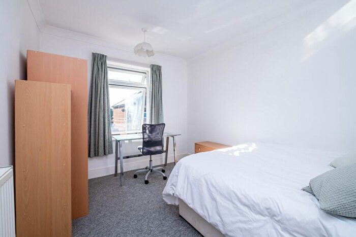 1 Bedroom Detached House To Rent In Beswick Avenue, Ensbury Park, BH10