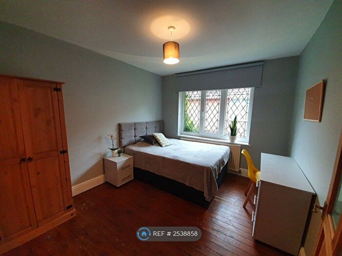 6 Bedroom Semi-Detached House To Rent In Wheatfield Way, Brighton, BN2