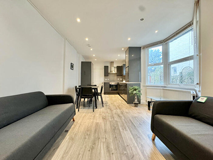 5 Bedroom Terraced House To Rent In Frobisher Road, London, N8