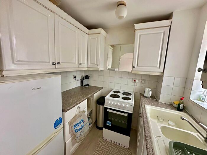 1 Bedroom Flat To Rent In Express Drive, Ilford, IG3