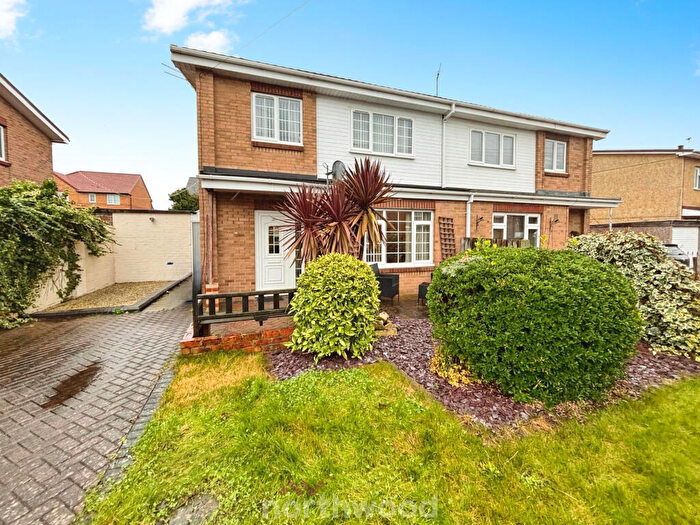 3 Bedroom Semi-Detached House For Sale In Oldfield Crescent, Stainforth, Doncaster, DN7