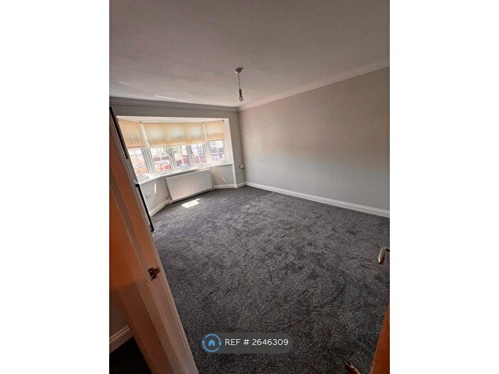 2 Bedroom Flat To Rent In Elm Gardens, Mitcham, CR4
