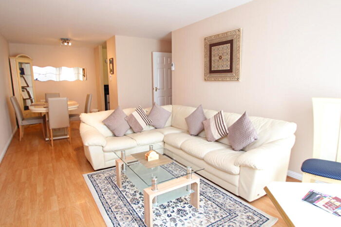 2 Bedroom Flat To Rent In Hanson Park, Dennistoun, G31