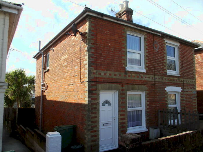 2 Bedroom House To Rent In Bettesworth Road, Ryde, PO33