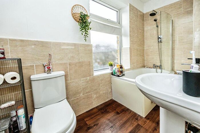 2 Bedroom End Of Terrace House For Sale In Upper Fountain Street, Sowerby Bridge, HX6