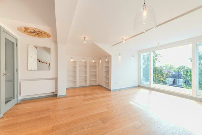 3 Bedroom Apartment To Rent In Belsize Park Gardens, London, NW3