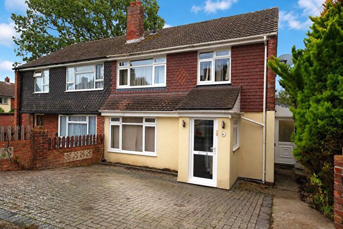 3 Bedroom Semi-Detached House For Sale In Bursledon Place, Purbrook, PO7
