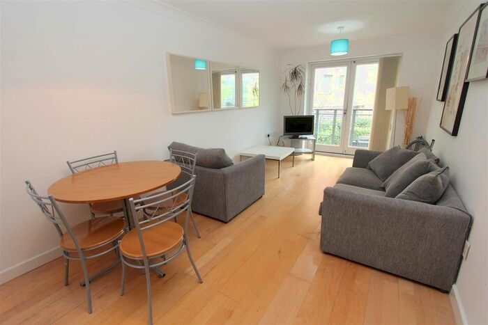 2 Bedroom Flat To Rent In Turlow Court, Leeds, LS9