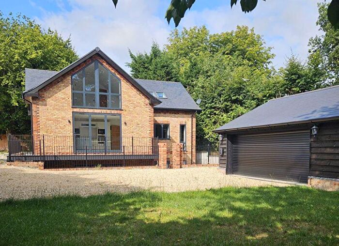 4 Bedroom Detached House To Rent In Dunsmore, Buckinghamshire, HP22