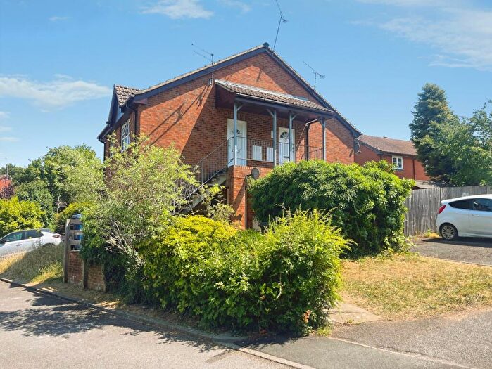 Studio For Sale In St. Peters Gardens, Wrecclesham, Farnham, Surrey, GU10