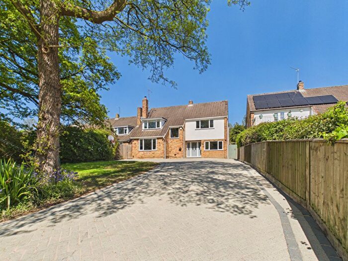 4 Bedroom Detached House For Sale In New Lane Hill, Tilehurst, Reading, RG30