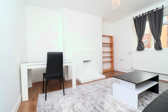 1 Bedroom Flat To Rent In Merceron Houses, Bethnal Green, London, E2
