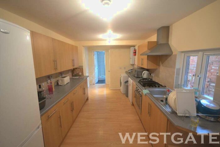 6 Bedroom Terraced House To Rent In Blenheim Road, Reading, RG1