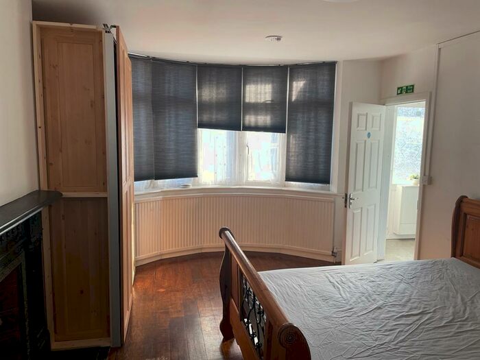 Studio To Rent In Sherrick Green Road, London, NW10