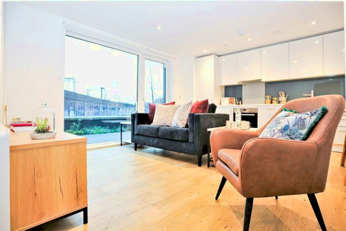 3 Bedroom House To Rent In The Filaments Salford, M3