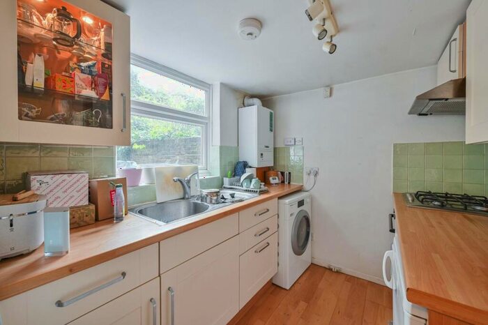 1 Bedroom Flat To Rent In Danbury Street, Islington, London, N1