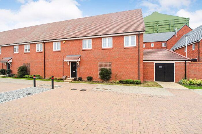 2 Bedroom Coach House To Rent In Gent Court, New Cardington, MK42