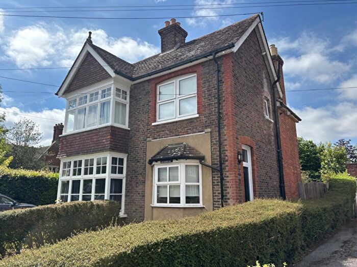 2 Bedroom Semi Detached House To Rent In Vicarage Road, Yalding, ME18