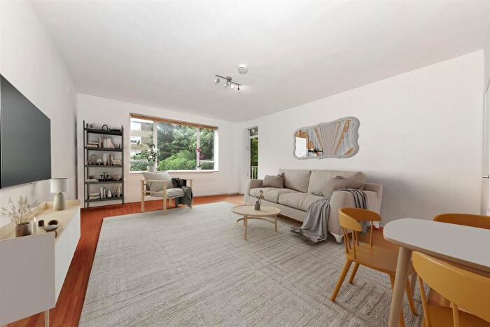 3 Bedroom Flat To Rent In Belsize Park, , London, NW3