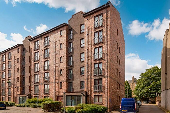 2 Bedroom Flat For Sale In / Hermand Street, Slateford, Edinburgh, EH11