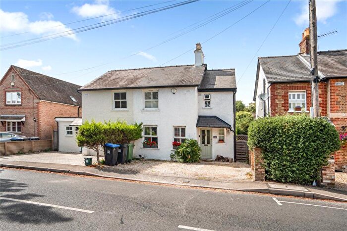3 Bedroom Semi-Detached House For Sale In Chobham Road, Knaphill, Woking, Surrey, GU21