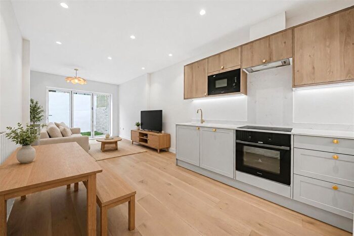 1 Bedroom Flat For Sale In Kilburn High Road, London, NW6
