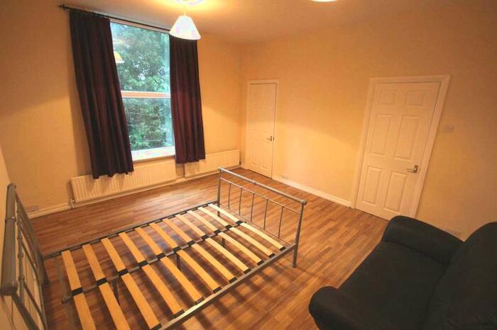 Flat To Rent In Ashlands, Sale, M33