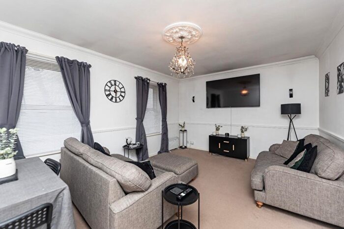 2 Bedroom Flat For Sale In Northgate Lodge, Skinner Lane, Pontefract, WF8