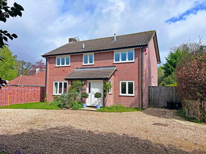 4 Bedroom Detached House For Sale In The Paddock, Brockenhurst, SO42