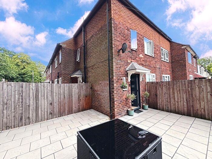 2 Bedroom Flat For Sale In Bude Walk, Manchester, M23