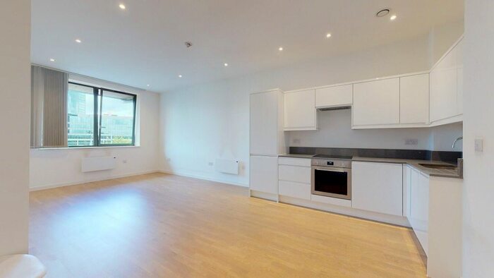 1 Bedroom Flat To Rent In Riverbank Way, Brentford, TW8