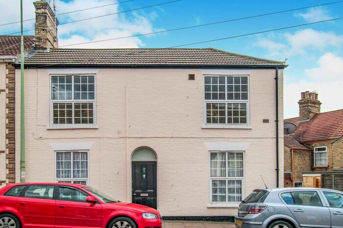 1 Bedroom Flat To Rent In Morton Road, Pakefield, Lowestoft, NR33