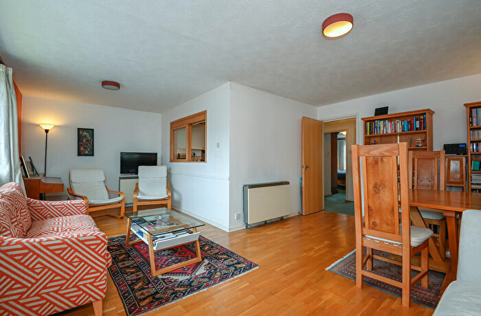 2 Bedroom Apartment For Sale In Flax House, Navigation Walk, LS10