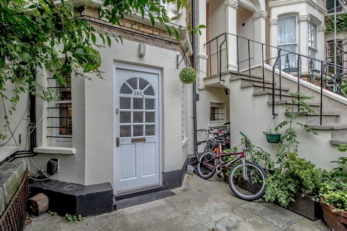 1 Bedroom Flat To Rent In A Erlanger Road, New Cross, SE14