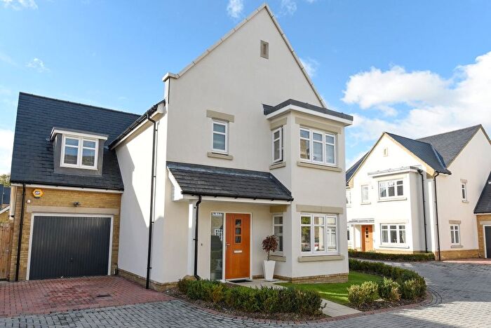 4 Bedroom Detached House For Sale In Edgefield Close, Beckenham, Kent, BR3