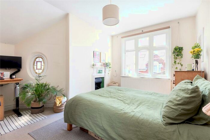2 Bedroom Apartment To Rent In Wexford Road, London, SW12