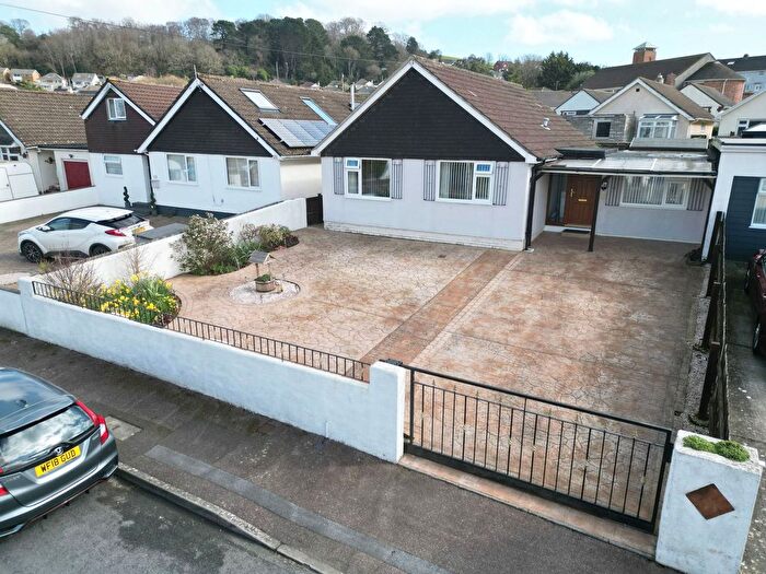 3 Bedroom Bungalow For Sale In The Roundway, Kingskerswell, TQ12