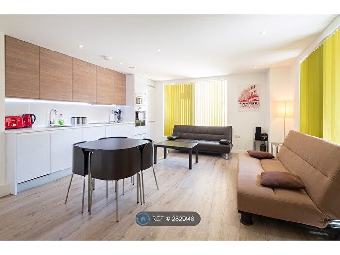 2 Bedroom Flat To Rent In Marque House, Cambridge, CB2