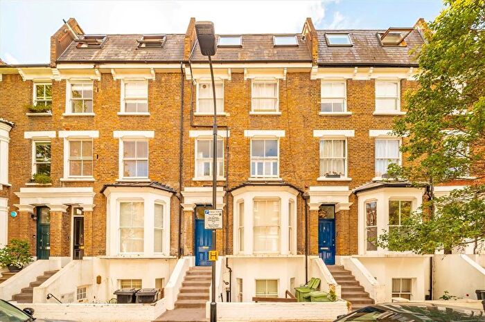 2 Bedroom Flat For Sale In Westwick Gardens, Brook Green, W14