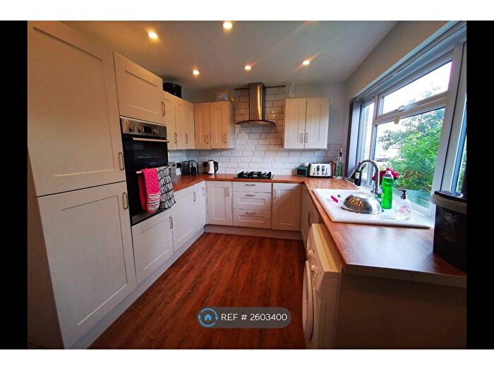 3 Bedroom Flat To Rent In Tenby House, Whitchurch, Cardiff, CF14