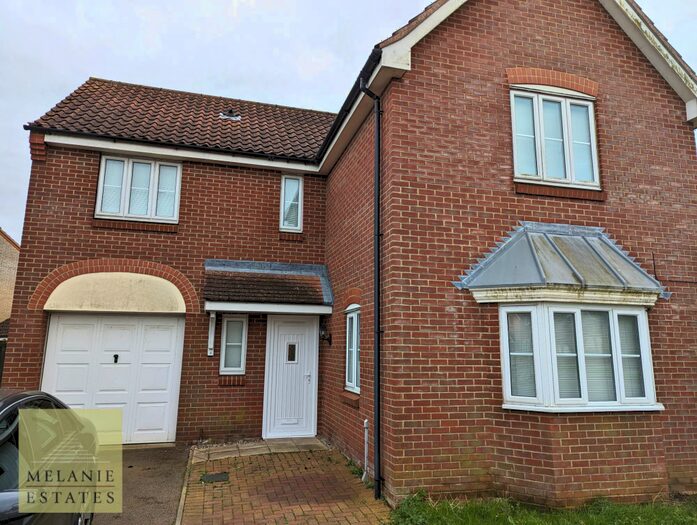 4 Bedroom Semi-Detached House To Rent In Horsley Drive, Gorleston, NR31