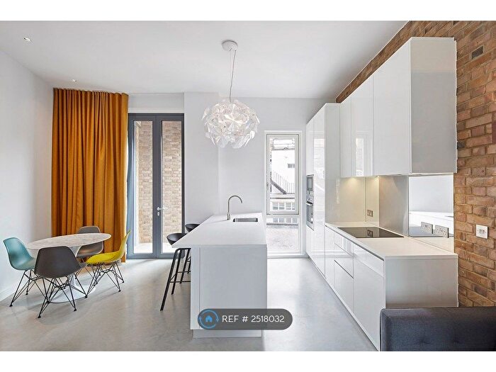 2 Bedroom Flat To Rent In Southwark Street, London, SE1