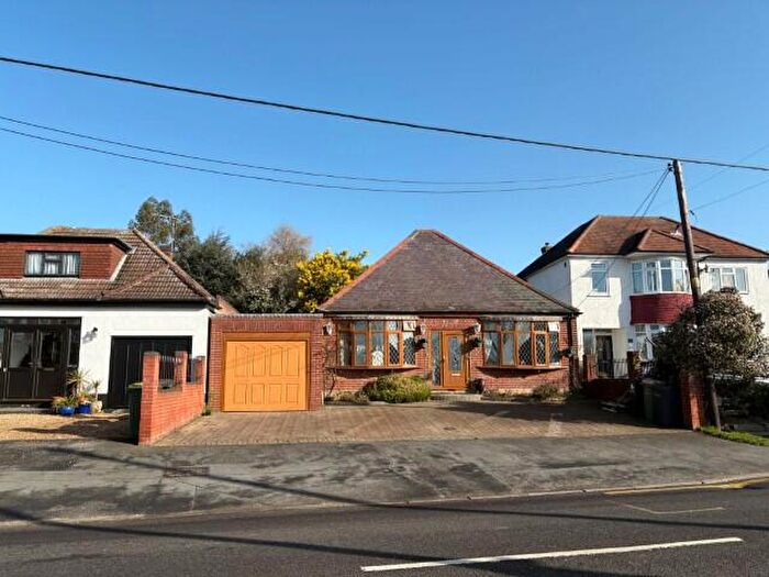 3 Bedroom Bungalow For Sale In - Eastwood Road, Rayleigh, Essex, SS6