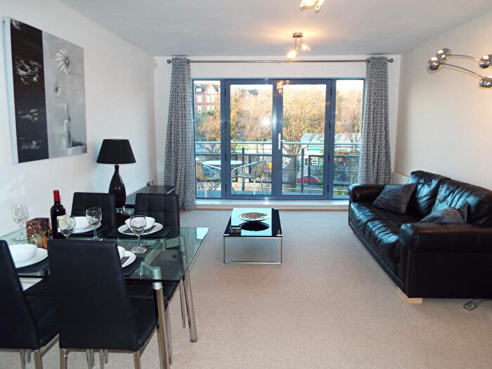 2 Bedroom Apartment To Rent In Admiral House, Castle Quay, Castle Marina, NG7