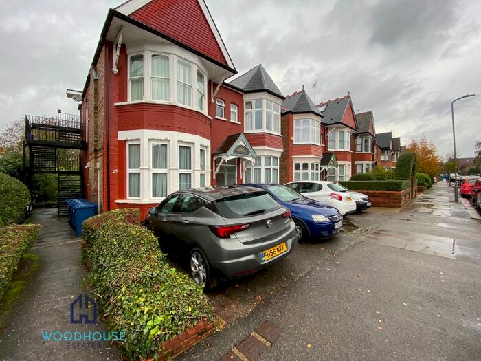 2 Bedroom Flat To Rent In Westbury Road, London, N12