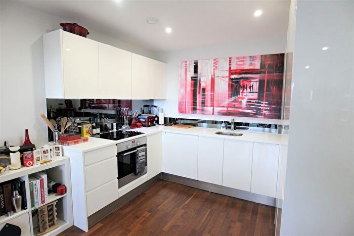 2 Bedroom Flat To Rent In Wharf Street, London, SE8
