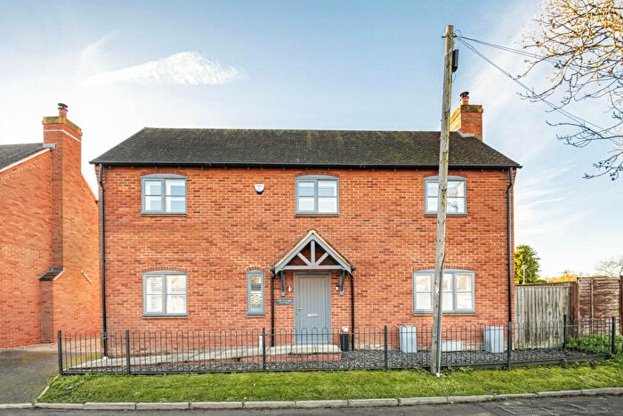 4 Bedroom Detached House For Sale In Tompkins Lane, Marsh Gibbon, OX27